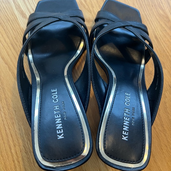 Kenneth Cole Hylda 70 heel, black, hardly worn, size 7. 3” heel - Picture 2 of 10